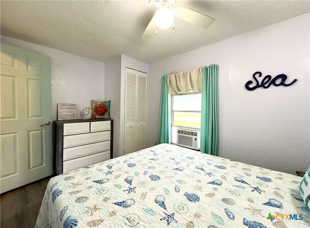 302 E Dallas Avenue, Seadrift, TX 77983