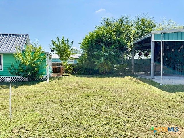 302 E Dallas Avenue, Seadrift, TX 77983