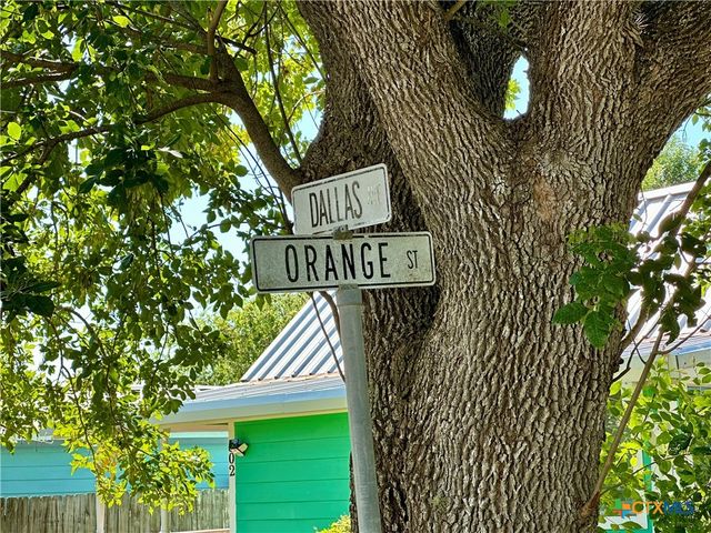 302 E Dallas Avenue, Seadrift, TX 77983