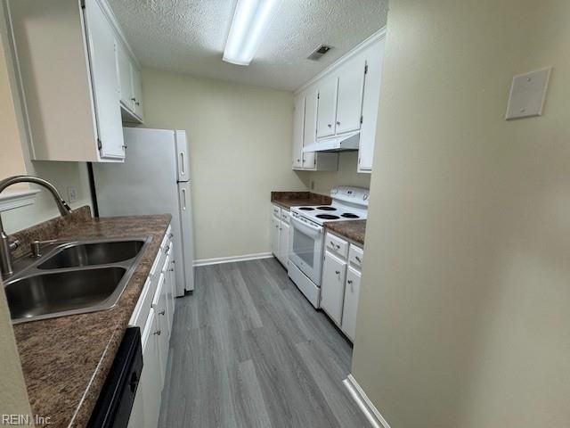 308 Crestwood CT, Yorktown, VA 23692