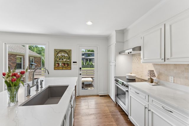 105 Brookfield Ave, Nashville, TN 37205