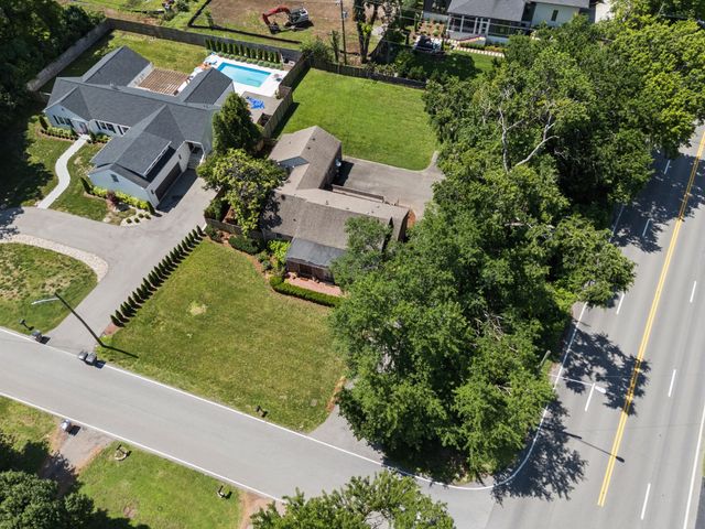 105 Brookfield Ave, Nashville, TN 37205