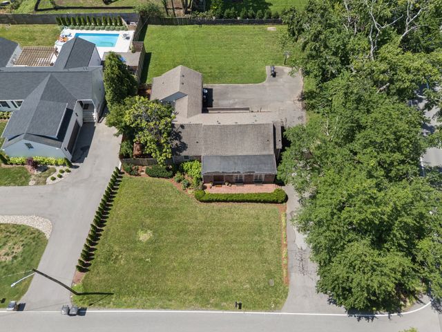 105 Brookfield Ave, Nashville, TN 37205