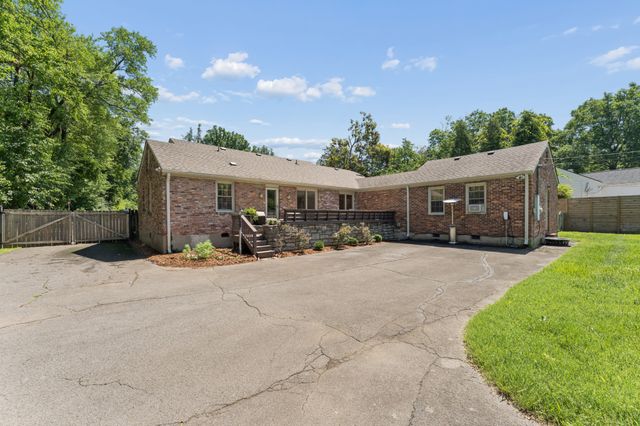 105 Brookfield Ave, Nashville, TN 37205