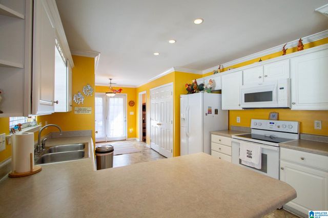 192 HIDDEN CREEK PARKWAY, Pelham, AL 35124