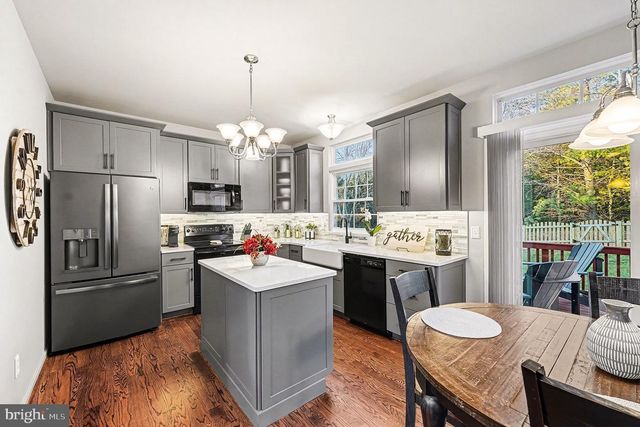 6465 COLONIAL VILLAGE LOOP, Manassas, VA 20112