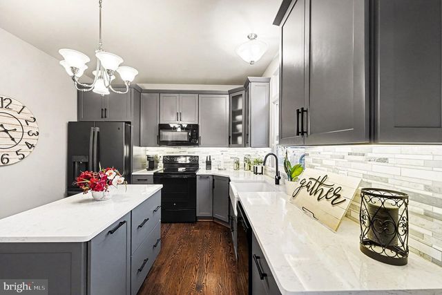 6465 COLONIAL VILLAGE LOOP, Manassas, VA 20112