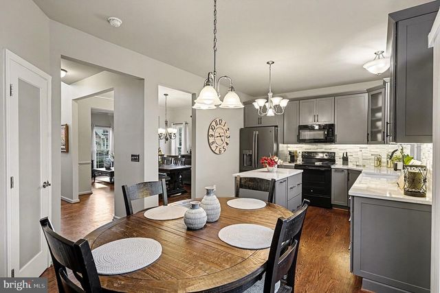 6465 COLONIAL VILLAGE LOOP, Manassas, VA 20112