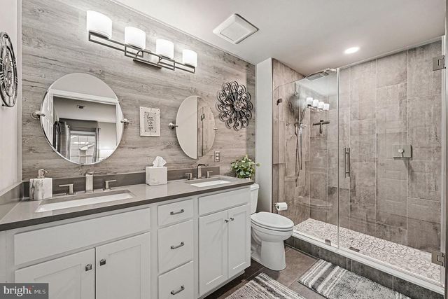 6465 COLONIAL VILLAGE LOOP, Manassas, VA 20112