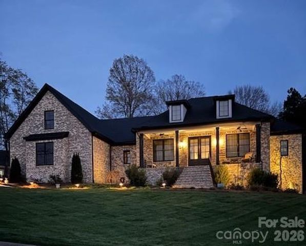 302 Forest Bay Court, Belmont, NC 28012