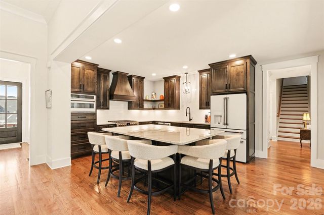 302 Forest Bay Court, Belmont, NC 28012