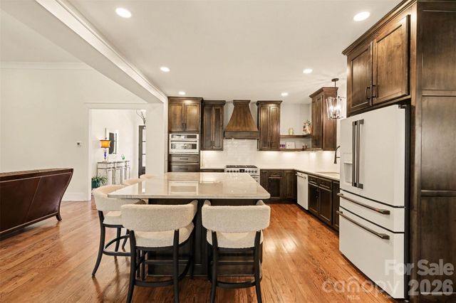 302 Forest Bay Court, Belmont, NC 28012