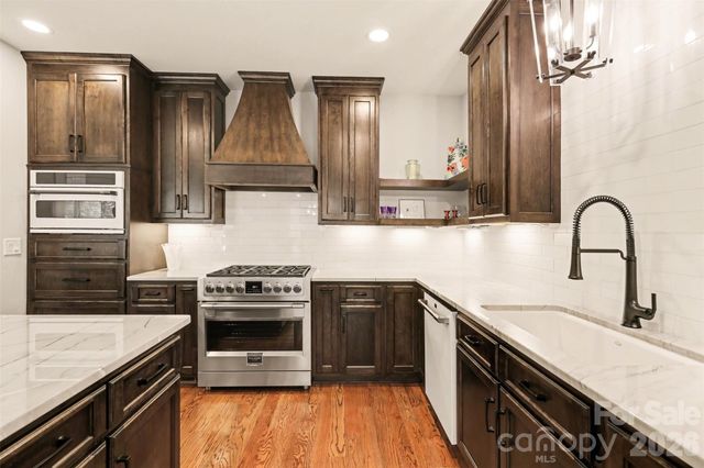 302 Forest Bay Court, Belmont, NC 28012