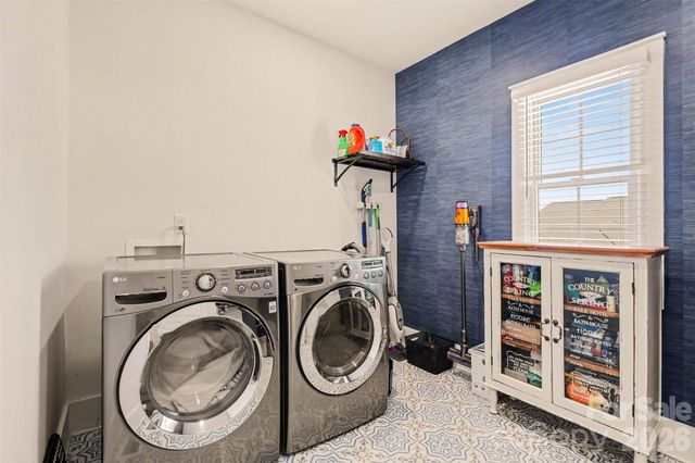 302 Forest Bay Court, Belmont, NC 28012