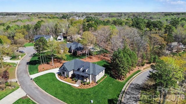 302 Forest Bay Court, Belmont, NC 28012