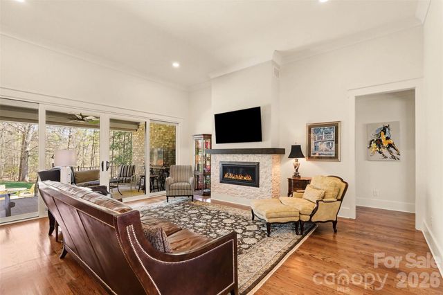 302 Forest Bay Court, Belmont, NC 28012