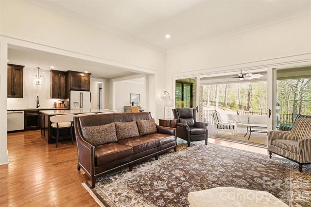 302 Forest Bay Court, Belmont, NC 28012