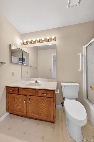 1002 Chapel Hill Drive 2, St Peters, MO 63376