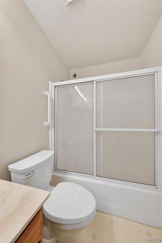 1002 Chapel Hill Drive 2, St Peters, MO 63376