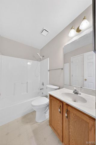 1002 Chapel Hill Drive 2, St Peters, MO 63376