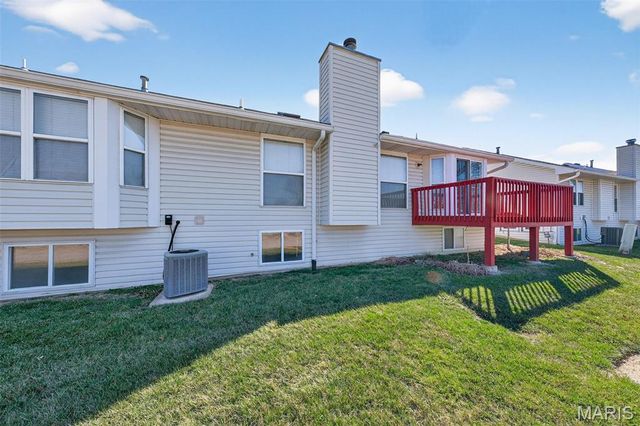 1002 Chapel Hill Drive 2, St Peters, MO 63376