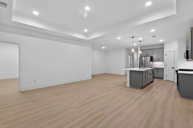 1721 Sharpstone Drive, Columbia, TN 38401