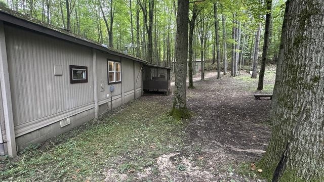 2404 Bialik Road, Manistee, MI 49660