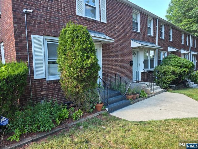 130 Greenbrook 4A, Englewood, NJ 07631