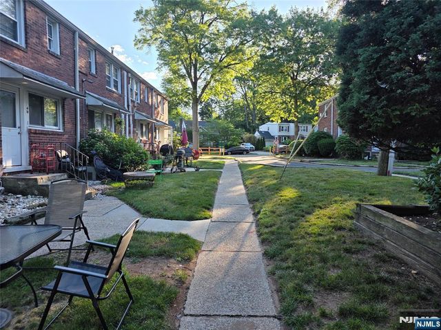 130 Greenbrook 4A, Englewood, NJ 07631
