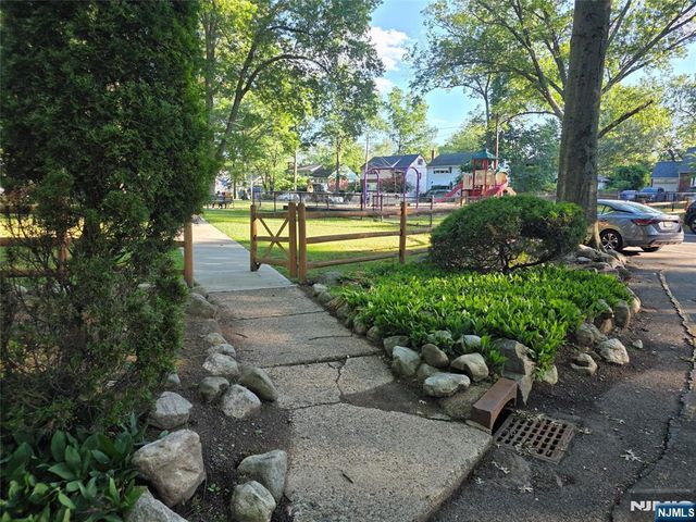 130 Greenbrook 4A, Englewood, NJ 07631