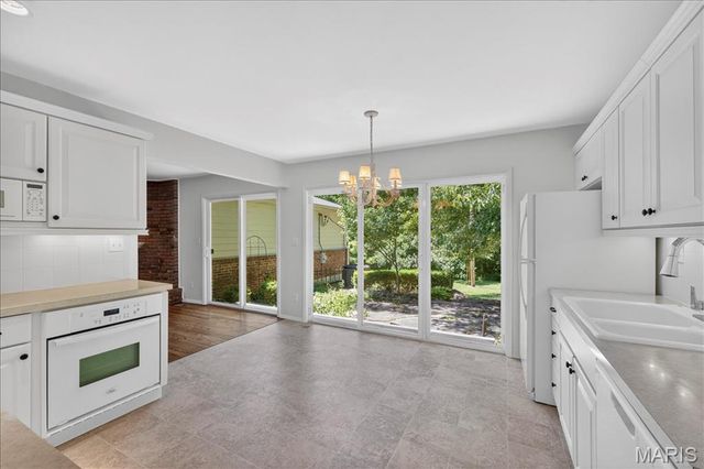 331 Wildforest Drive, Ballwin, MO 63011