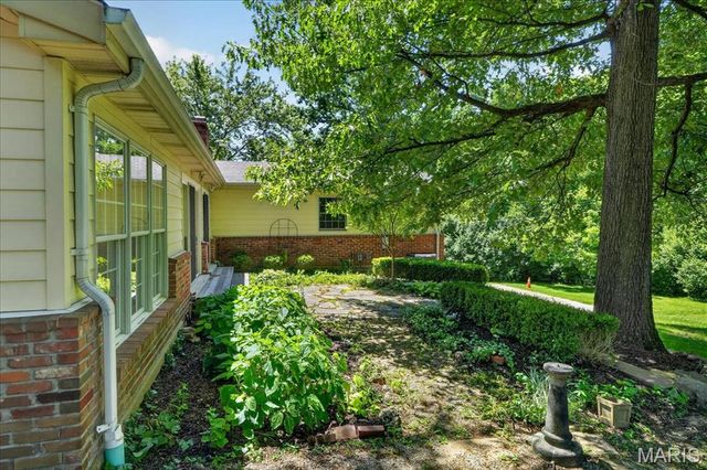 331 Wildforest Drive, Ballwin, MO 63011