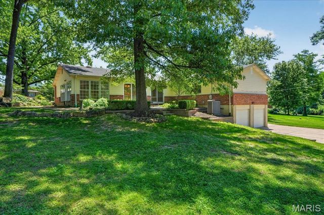 331 Wildforest Drive, Ballwin, MO 63011