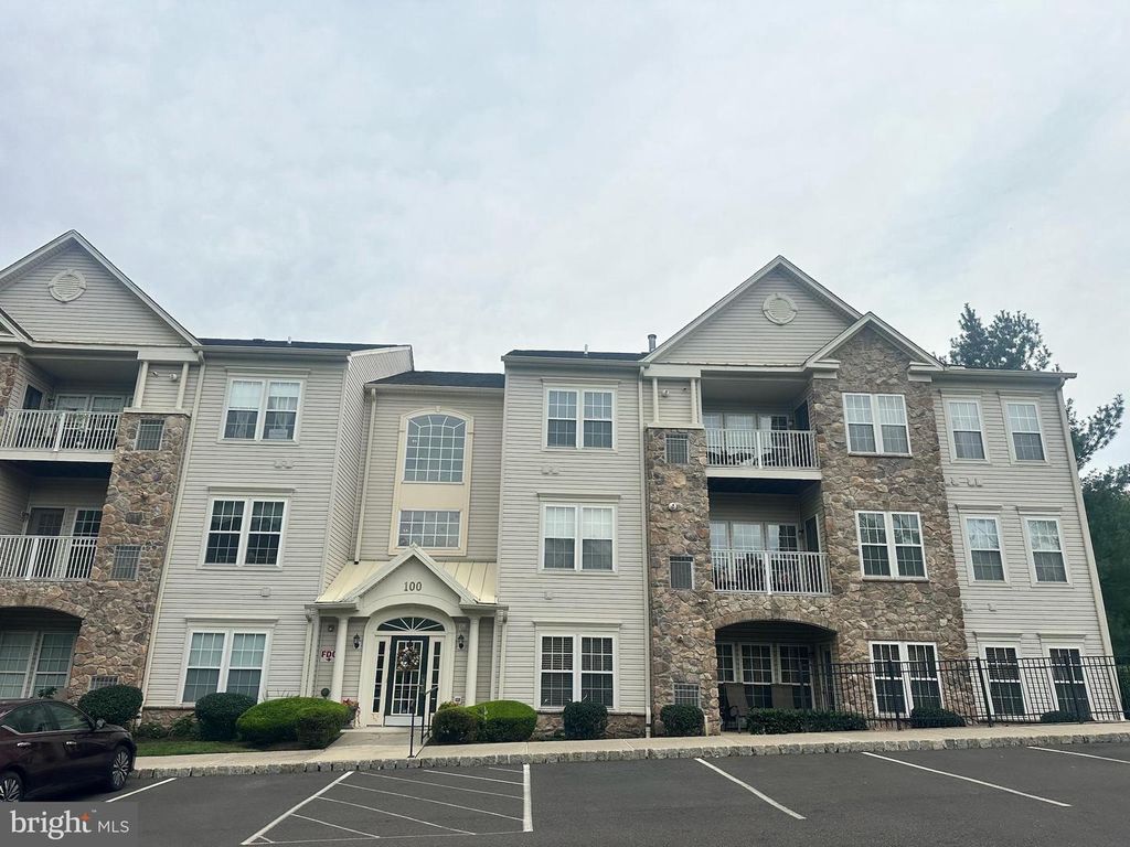 100 GINKO ST #304, Warrington, PA 18976 — exterior