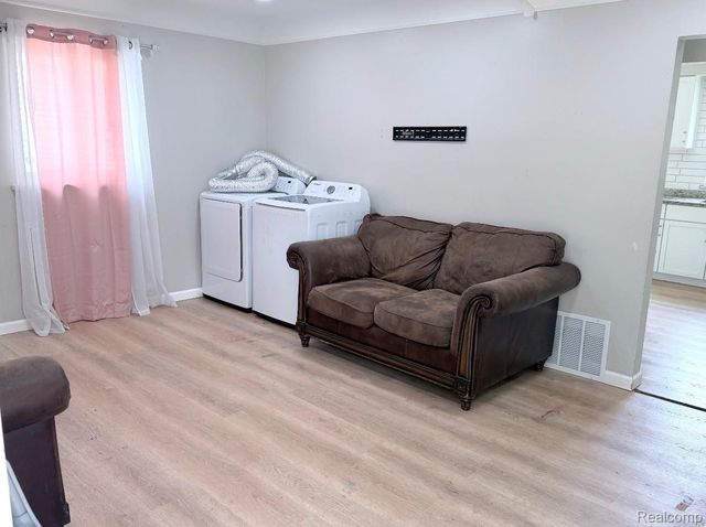 5322 Winthrop Boulevard, Flint, MI 48505