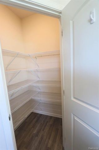 251 Quartz Way, White Lake, MI 48386