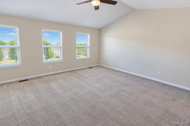 251 Quartz Way, White Lake, MI 48386