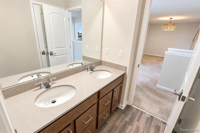 251 Quartz Way, White Lake, MI 48386