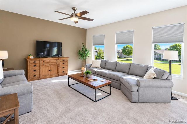 251 Quartz Way, White Lake, MI 48386