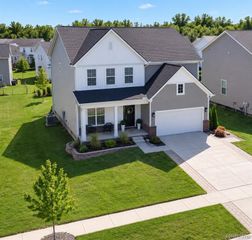 251 Quartz Way, White Lake, MI 48386