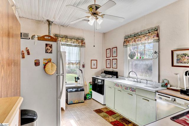 1189 49 Highway, Laurens, SC 29360