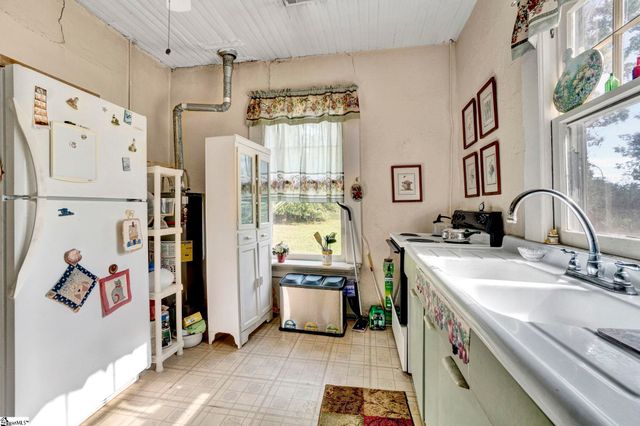 1189 49 Highway, Laurens, SC 29360