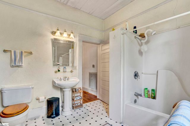 1189 49 Highway, Laurens, SC 29360