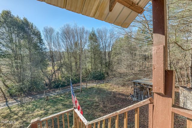 240 Phil Arnett Road, Roan Mountain, TN 37687