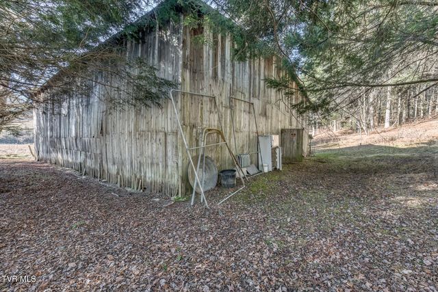 240 Phil Arnett Road, Roan Mountain, TN 37687