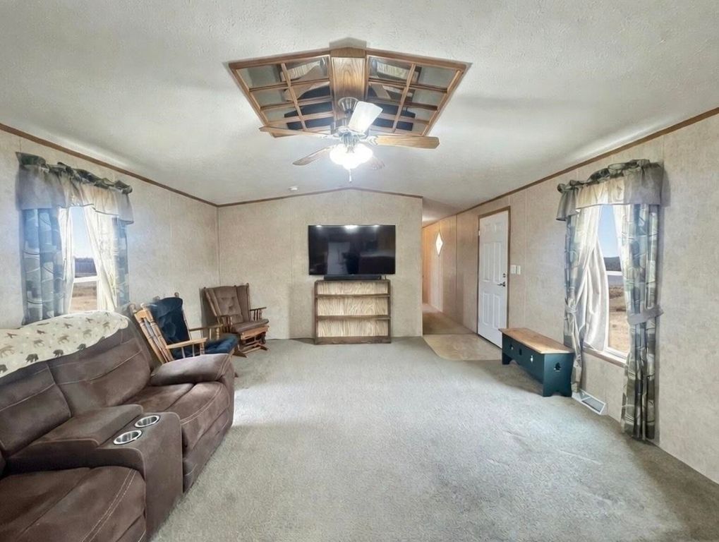 1498 Lane 14, Powell, WY 82435 photo 2