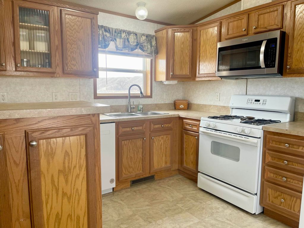 1498 Lane 14, Powell, WY 82435 photo 6
