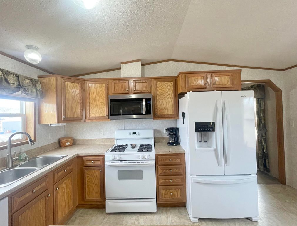 1498 Lane 14, Powell, WY 82435 photo 7