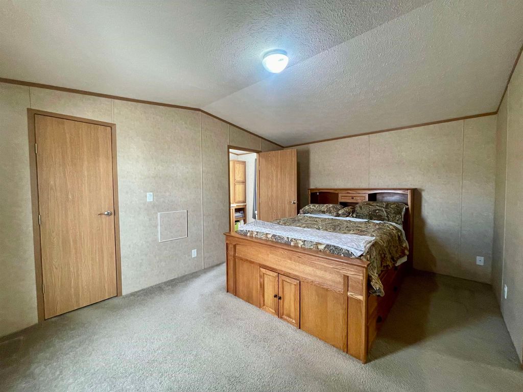 1498 Lane 14, Powell, WY 82435 photo 8