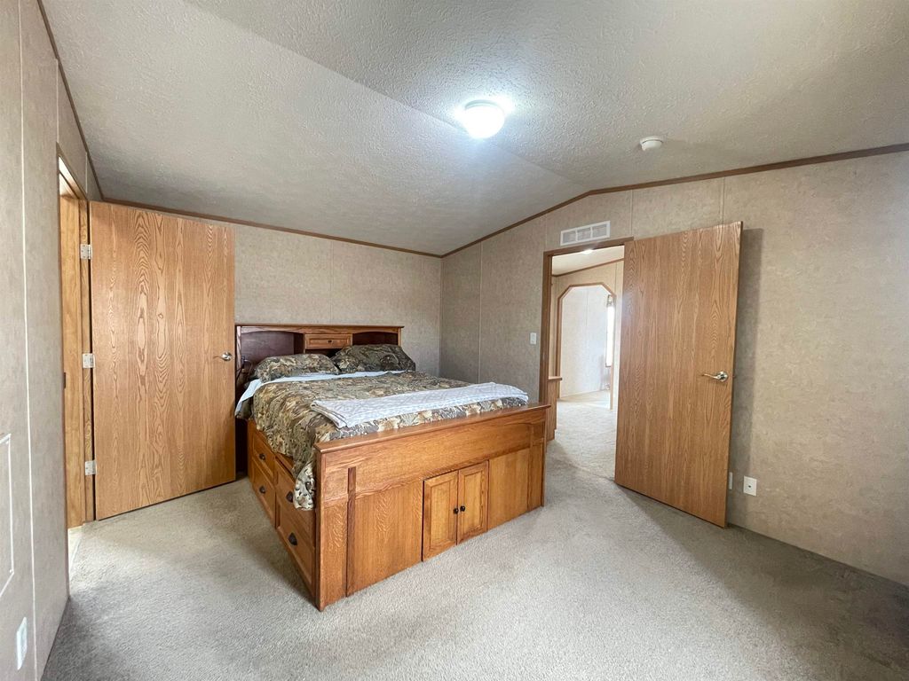 1498 Lane 14, Powell, WY 82435 photo 9